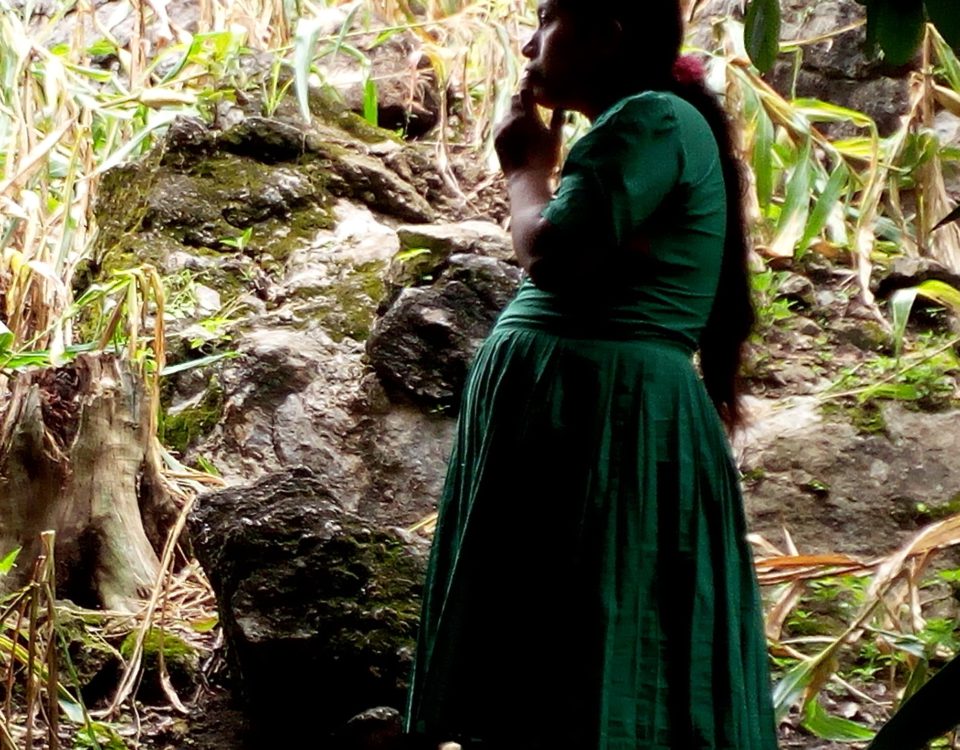 Vitalina García, una de las demandantes, espera que la sentencia se cumpla para que su hijo pueda tener una vida adecuada. / Foto: Archivo Asociación Indígena Campesina Ch´ orti´  Nuevo Día 